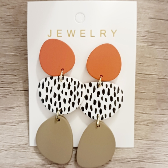 3 for $10 Fashion earrings - Picture 2 of 4